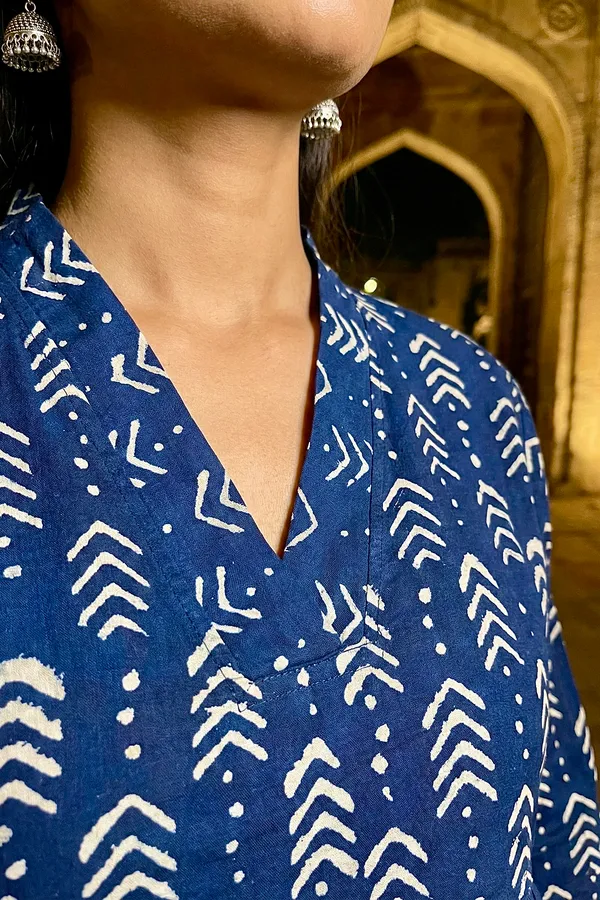 Indigo_Arrow_Printed_Cotton_One_Piece_Dress_For_Women