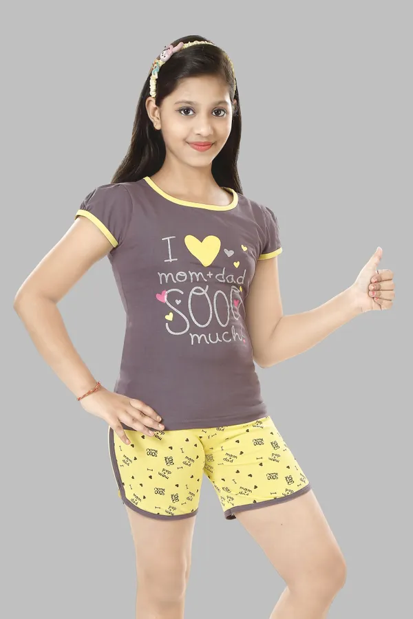Multicolour_Cotton_Printed_Half_Sleeve__Top_&_Shorts_Set_For_Girls