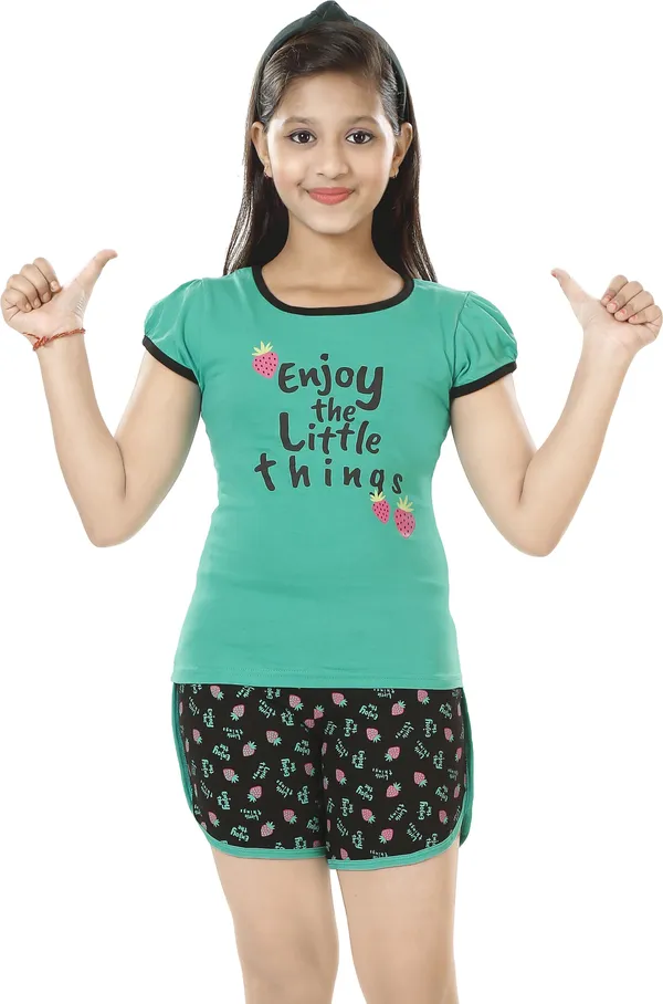 Green_Cotton_Printed_Half_Sleeve__Top_&_Shorts_Set_For_Girls