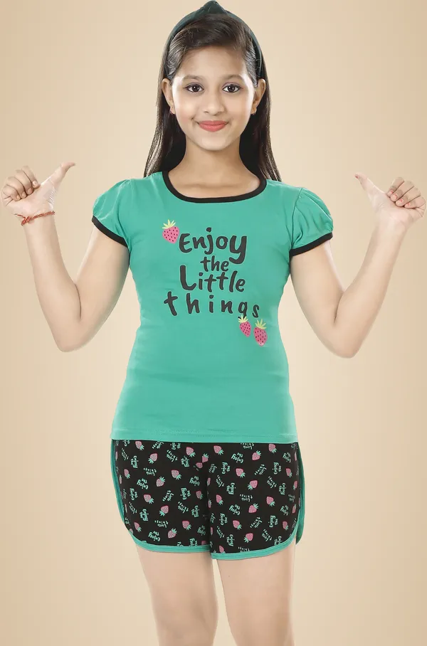 Green_Cotton_Printed_Half_Sleeve__Top_&_Shorts_Set_For_Girls