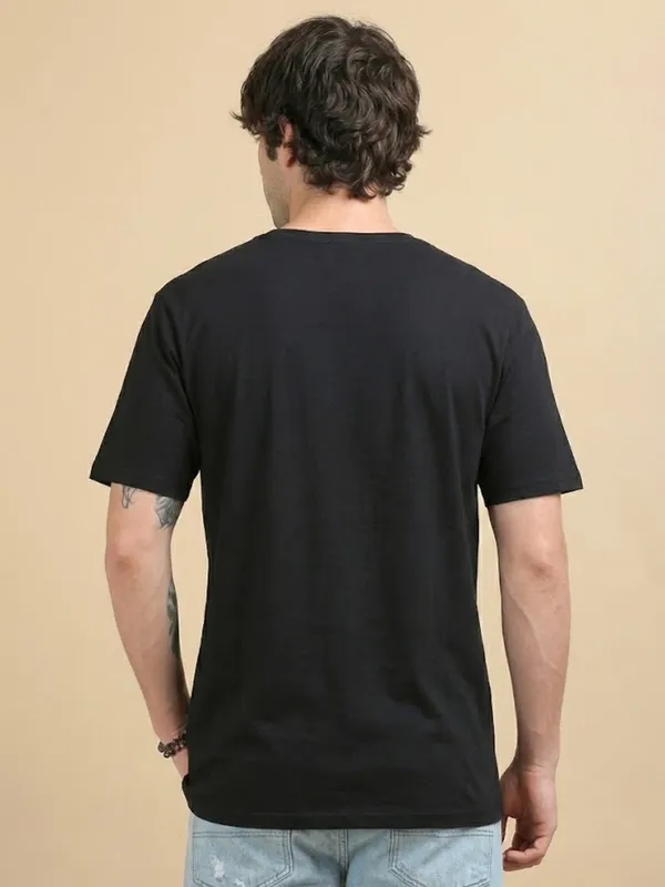 Heritage_Crest__Black_Luxury_Graphic_Tee
