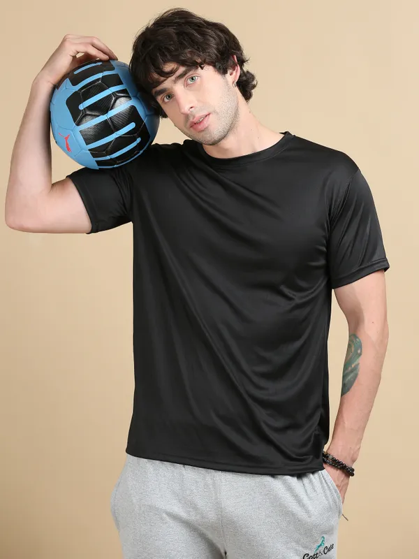 Black_Polyester_Round_Neck_Sports_T-Shirt_For_Men