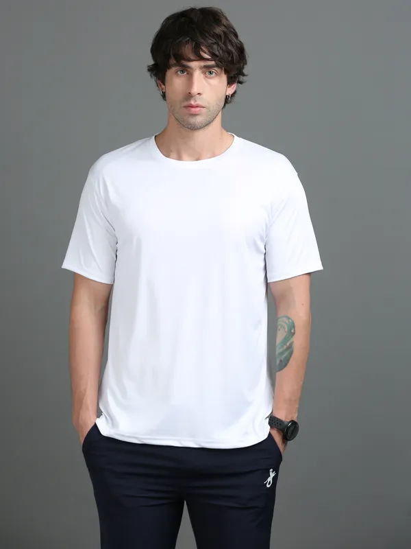 White_Polyester_Round_Neck_Sports_T-Shirt_For_Men