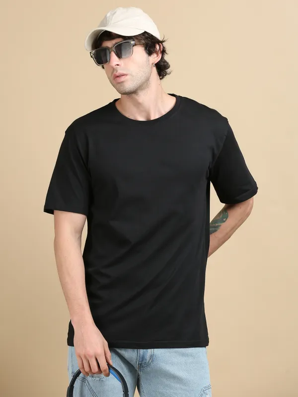 Black_Noir_Essential_Tee_Cotton_|_Regular_Fit_|_Round_Neck
