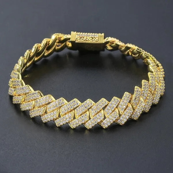 Gold_Alloy_Bracelet_For_Men