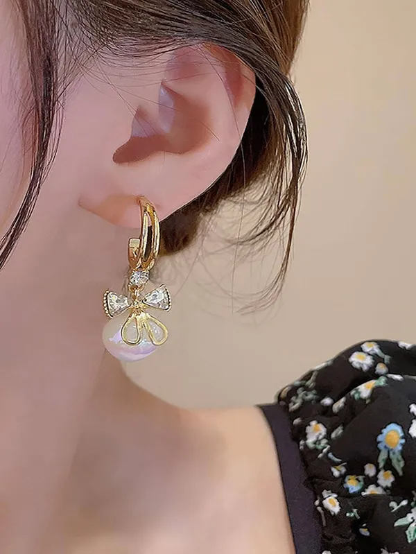 Gold_Alloy_Earring_Set_For_Women