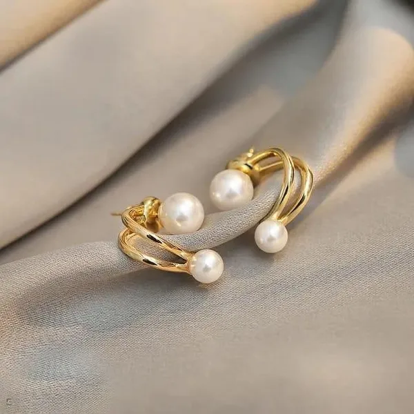 Gold_Alloy_Earring_Set_For_Women