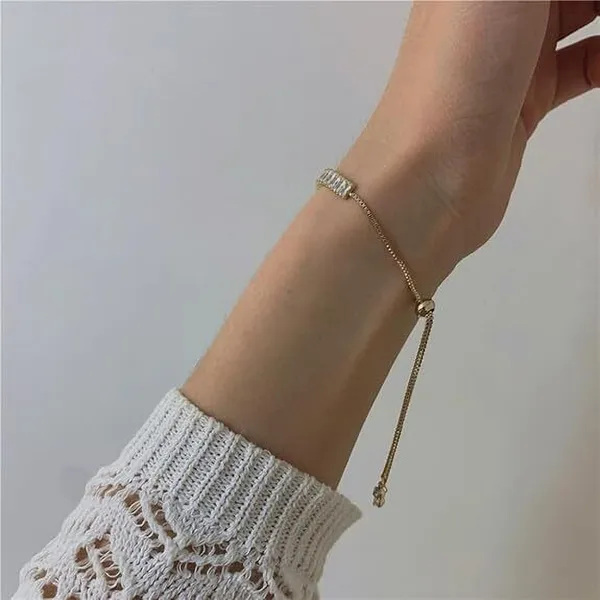 Gold_Alloy_Bracelet_For_Women