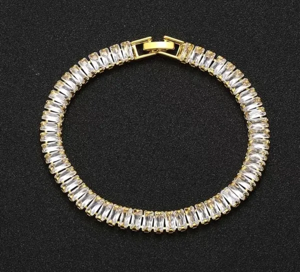 Gold_Alloy_Bracelet_For_Men