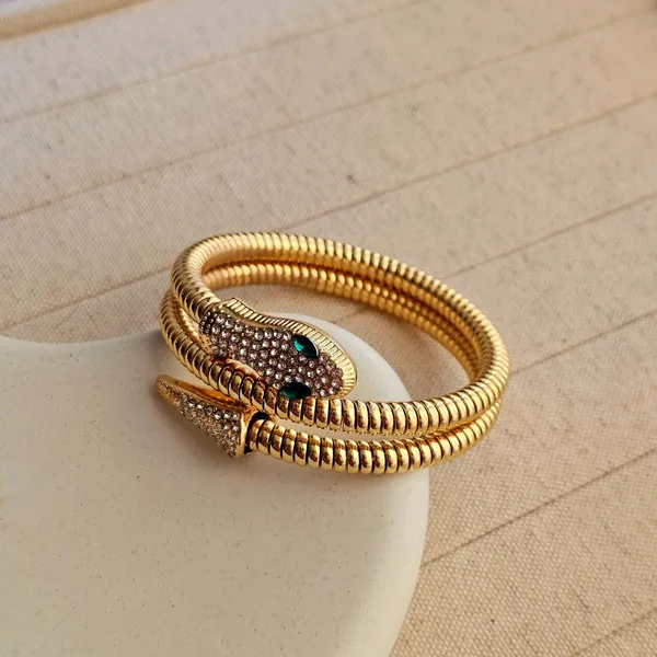 Gold_Metal_Bracelet_For__Women