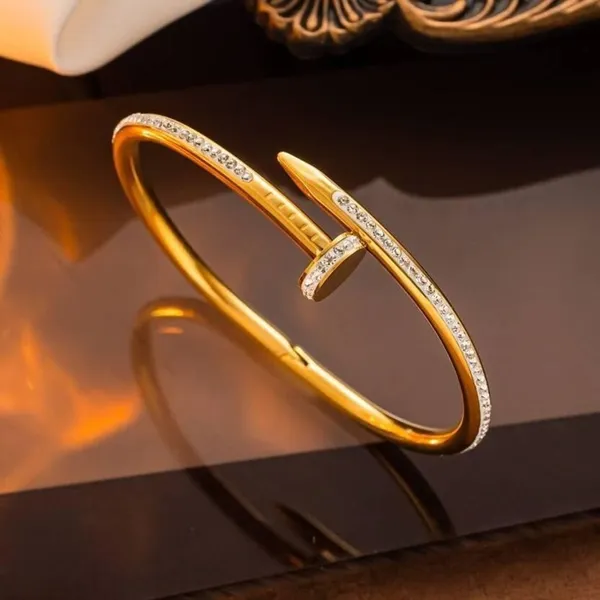 Gold_Metal_Bracelet_For_Women
