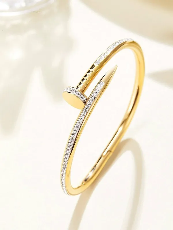 Gold_Metal_Bracelet_For_Women
