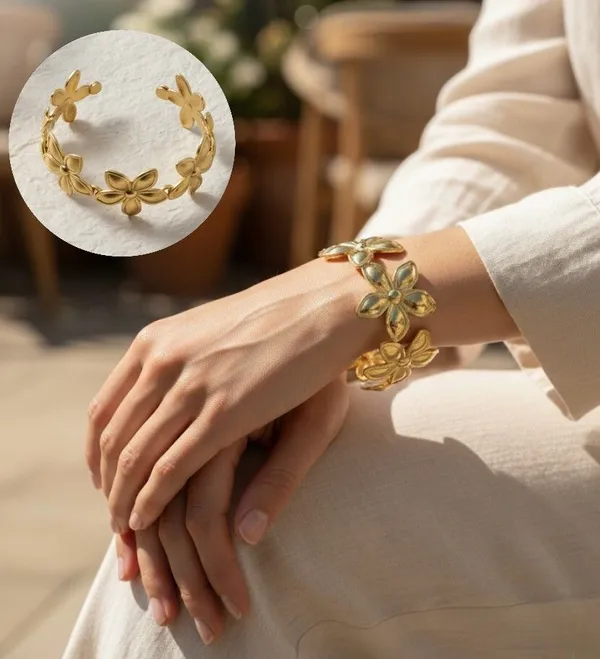 Gold_Alloy_Bracelet_For_Women