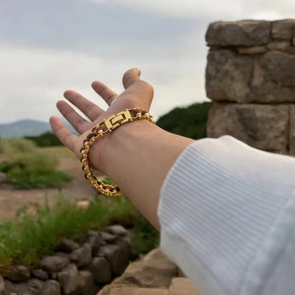 Gold_Alloy_Bracelet_For__Women