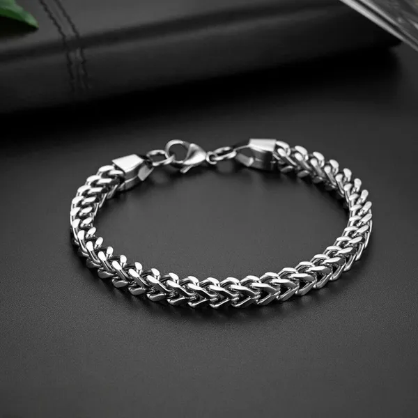 Silver_Alloy_Bracelet_For_Men
