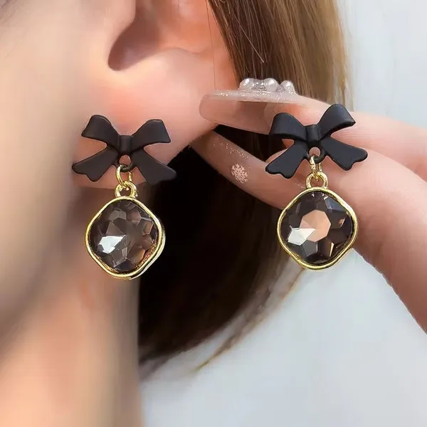 Gold_&_White_&_Black_Alloy_Earring_Set_&_Drops_&_Danglers_For_Women