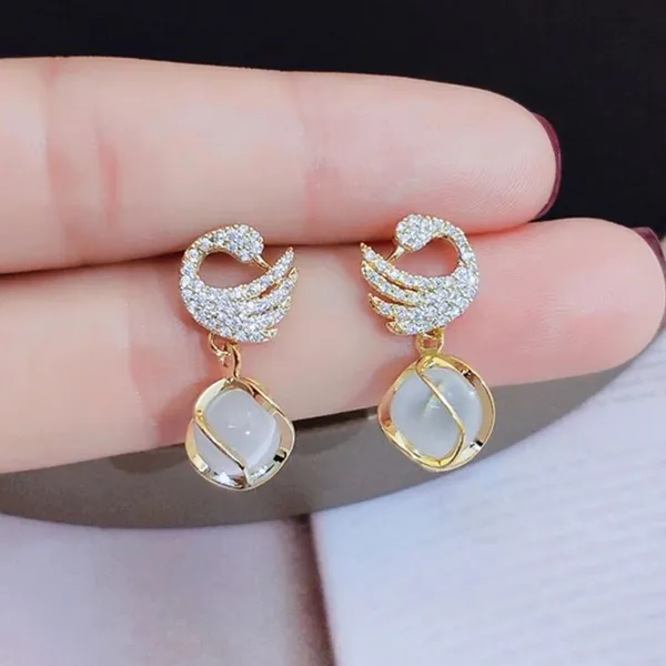 Gold_And_White_Alloy_Stud_Earring_For_Women