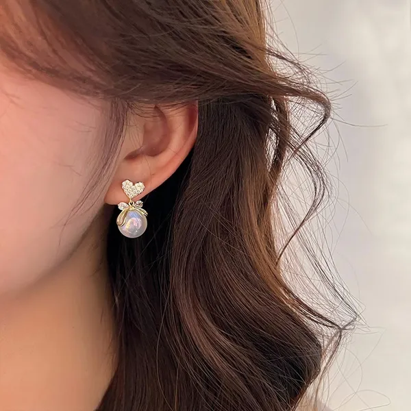 Gold_And_White_Alloy_Stud_Earring_For_Women