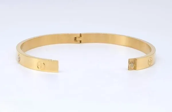 Gold_Alloy_Bracelet_For__Women