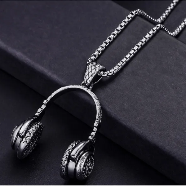 Silver_Alloy_Locket_Set_For_Women