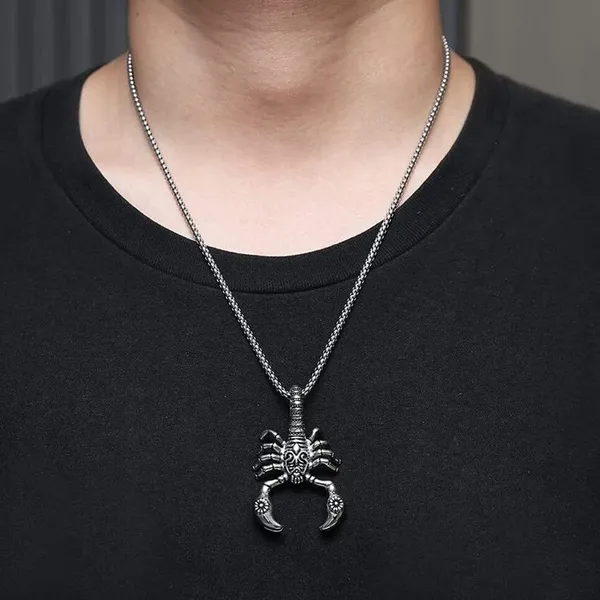 Silver_Alloy_Locket_For_Men