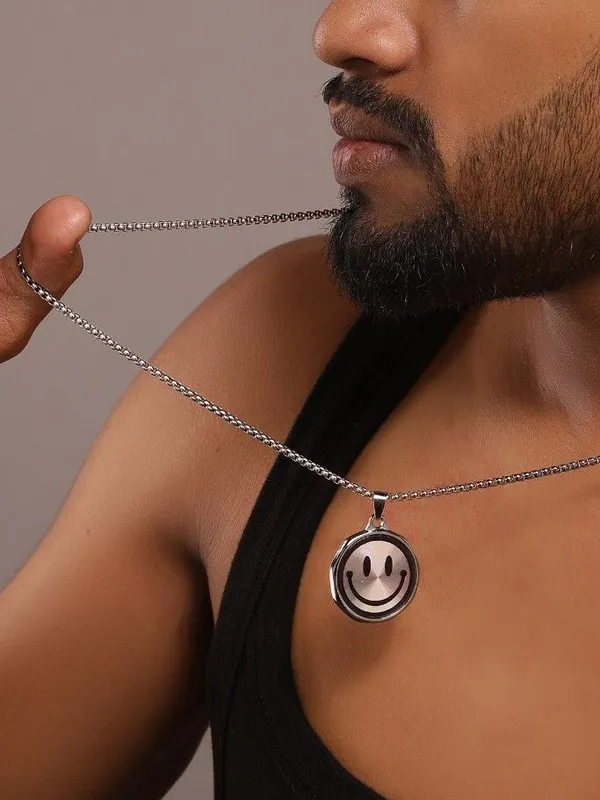 Silver_Alloy_Locket_For_Men