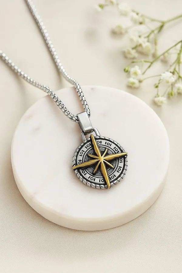Silver_And_Gold_Alloy_Locket_For_Men