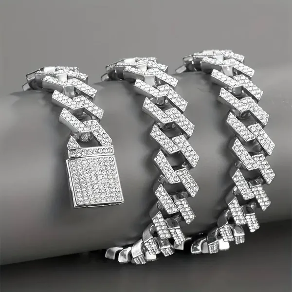 Silver_Alloy_Locket_For__Men