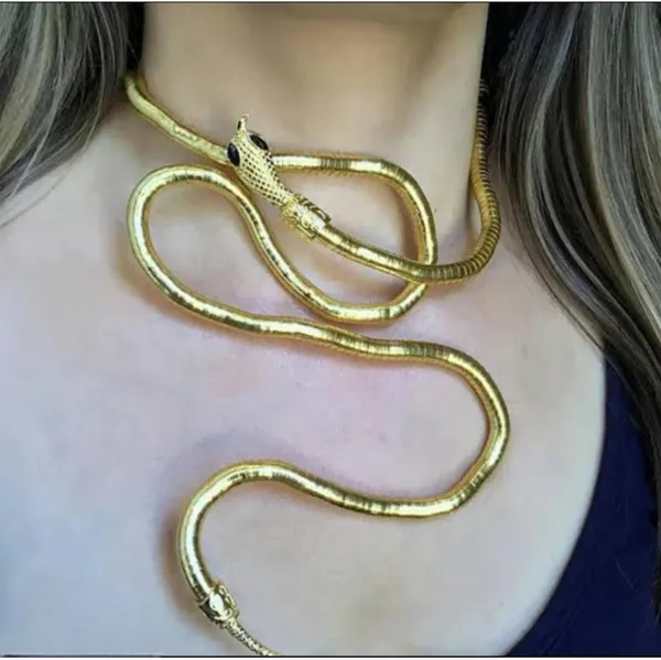 Gold_Alloy_Pendant_For_Women