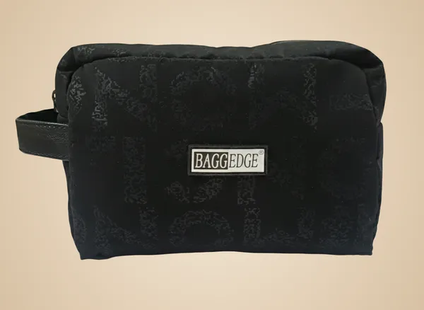 Black_Toiletry_Pouch_With_Zipper_And_Handle
