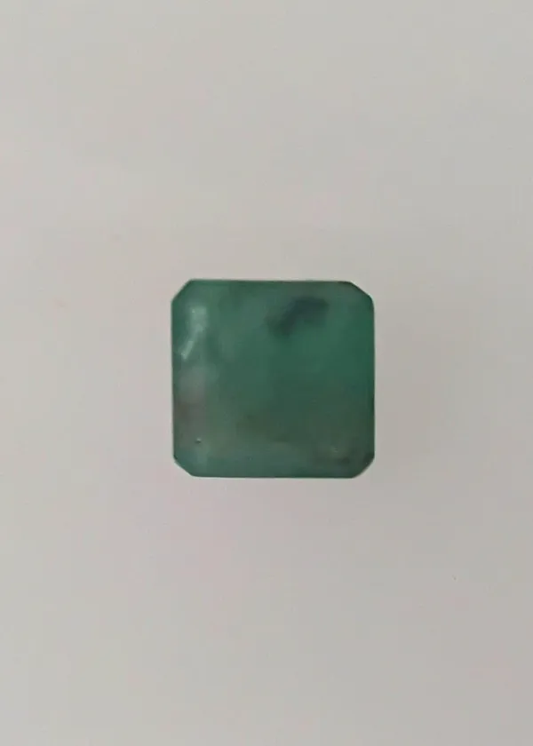 Green_Zambian_(Emerald/Panna)_Gemstone_With_Lab_Certified_4.70_Ratti_/_4.24_Carat