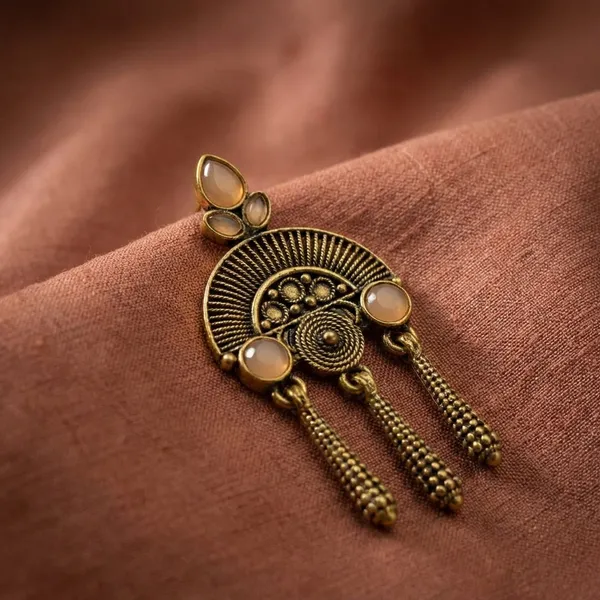 Antique_Gold_Metal_Dangler_Earrings_For_Women