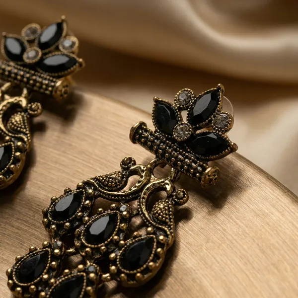 Antique_Gold_Metal_Dangler_Earrings_For_Women