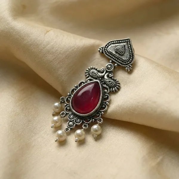 Maroon_Silver_Toned_Metal_With_Maroon_Stone_And_Pearl_Jhumka_Earrings_For_Women