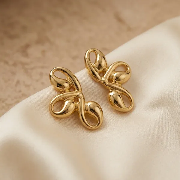 Emerald_Green_And_Golden_Oxidized_Silver_Chandbali_Earrings_For_Women