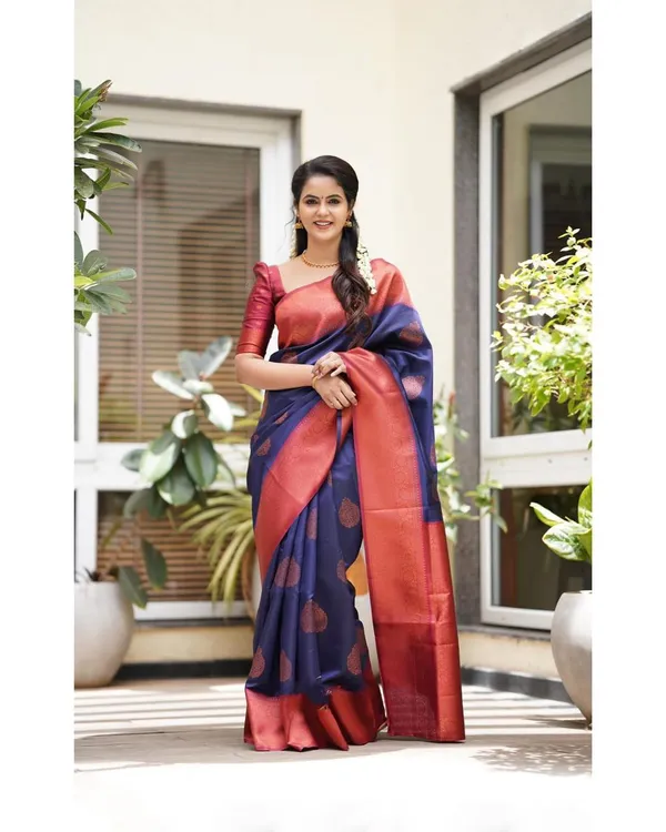 VAKHARIYAFAB_Woven,_Solid/Plain_Kanjivaram_Cotton_Silk,_Pure_Silk_Saree_(Dark_Blue)