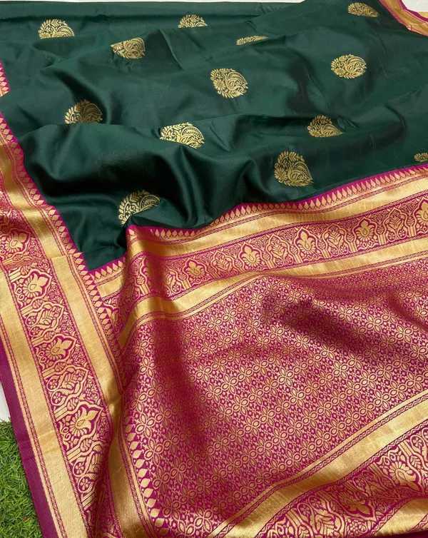 Green_Kanjivaram_Soft_Lichi_Silk_Saree_With_Blouse_Piece_For_Women's