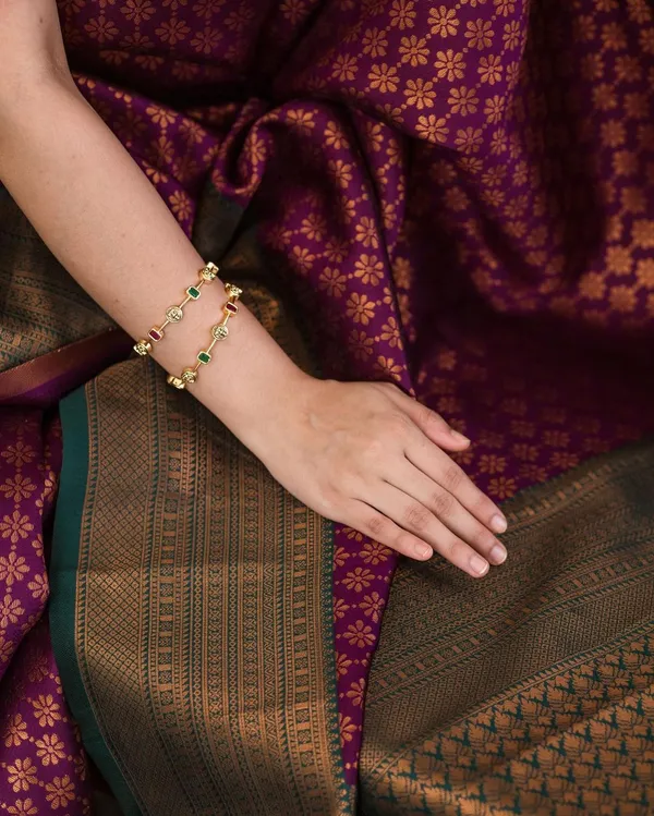 Arnaby_Embellished_Banarasi_Silk_Blend_Saree_(Purple)