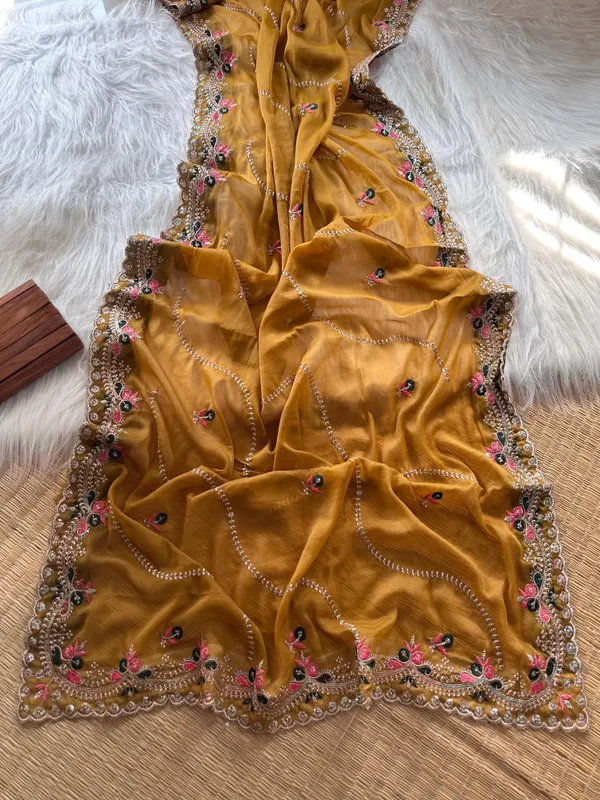 Dark_Yellow_Style_Gold_Crush_Chiffon_Saree_with_Beautiful_Embroidered_Unstitched_Blouse_Piece