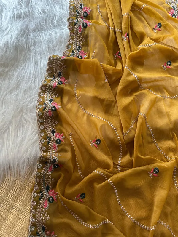 Dark_Yellow_Style_Gold_Crush_Chiffon_Saree_with_Beautiful_Embroidered_Unstitched_Blouse_Piece