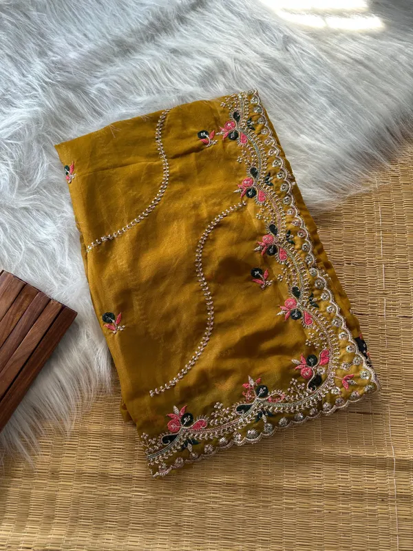 Dark_Yellow_Style_Gold_Crush_Chiffon_Saree_with_Beautiful_Embroidered_Unstitched_Blouse_Piece