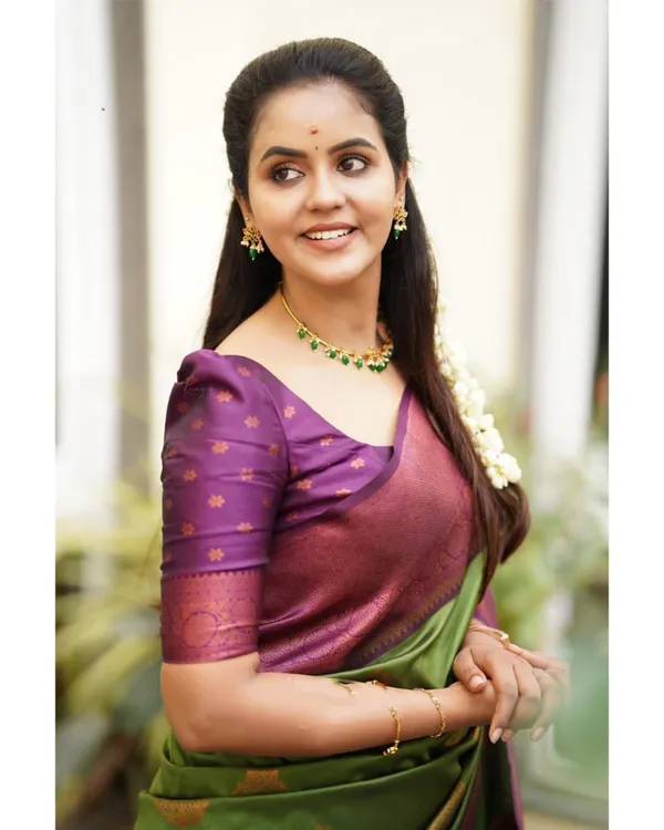 hathdora_creation_Woven_Kanjivaram_Jacquard_Saree_(Green)