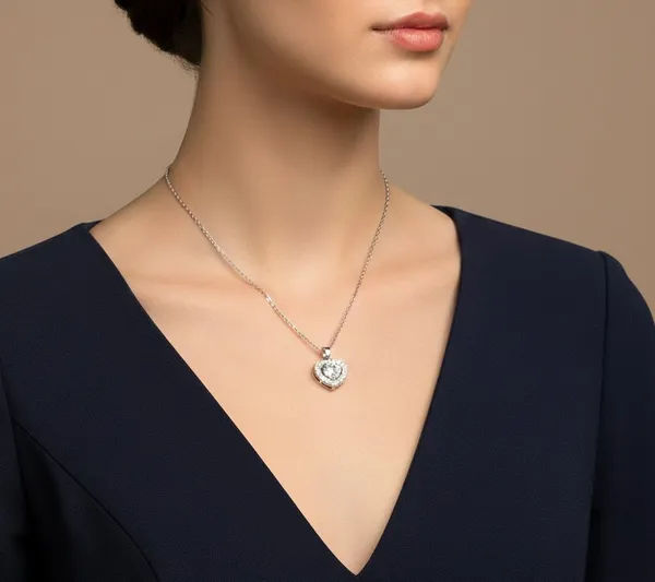 Elegant_Silver_Finish_Heart_Necklace
