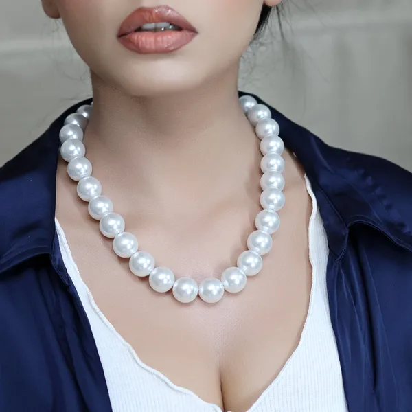 White_Aayat_Pearl_Necklace_For_Women