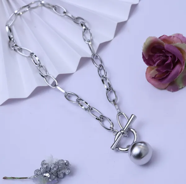Silver_Arata_Chain_Necklace_For_Women