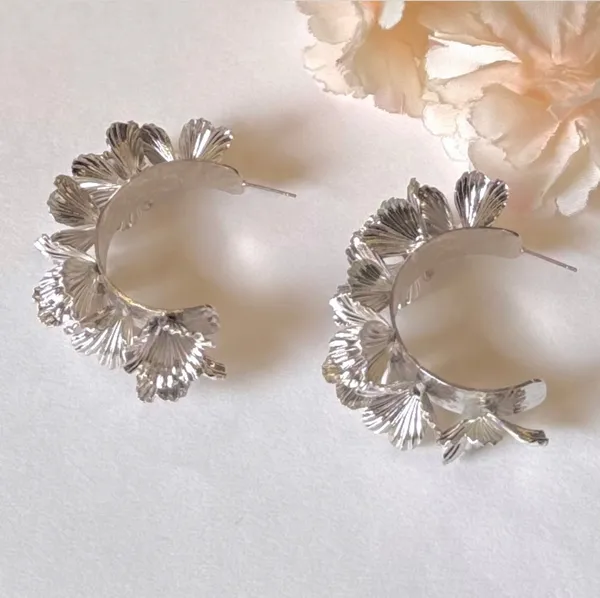 Silver_Deepika_Hoop_Earrings_For_Women