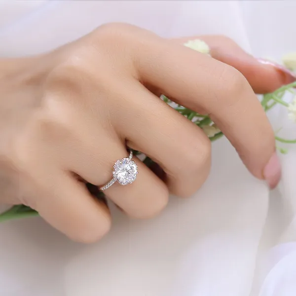 Silver_Delicate_Solitaire_Ring_For_Women