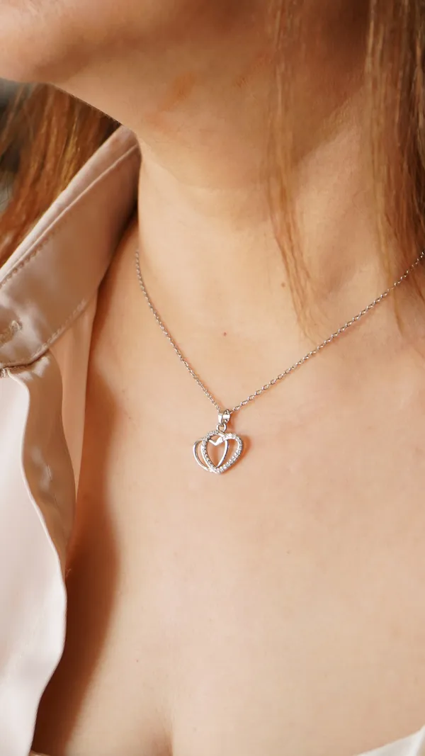 Silver_Plated_Double_Heart_Pendant_Necklace