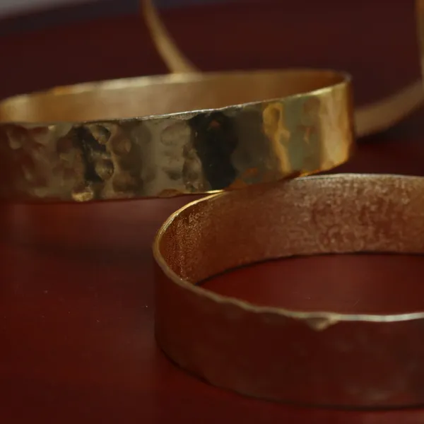 Gold_Handbeaten_Chunky_Bangles_For_Women