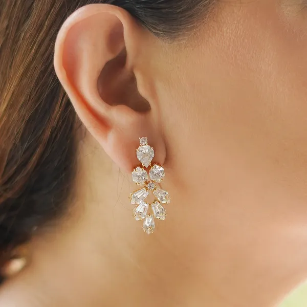 White_Kanishka_Signiti_Earrings_For_Women